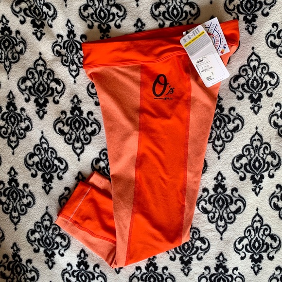 Under Armour Pants - Under Armour O’s Crop Leggings